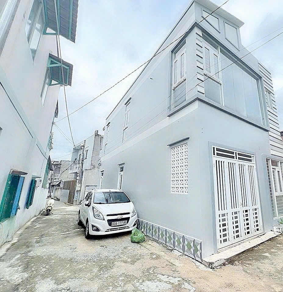 Nhà Lầu góc 2 MT P. Thống Nhất, BH. 81m2, Gần Khu Văn Hoa ViLLas. Giá chỉ 3,6tỷ TL