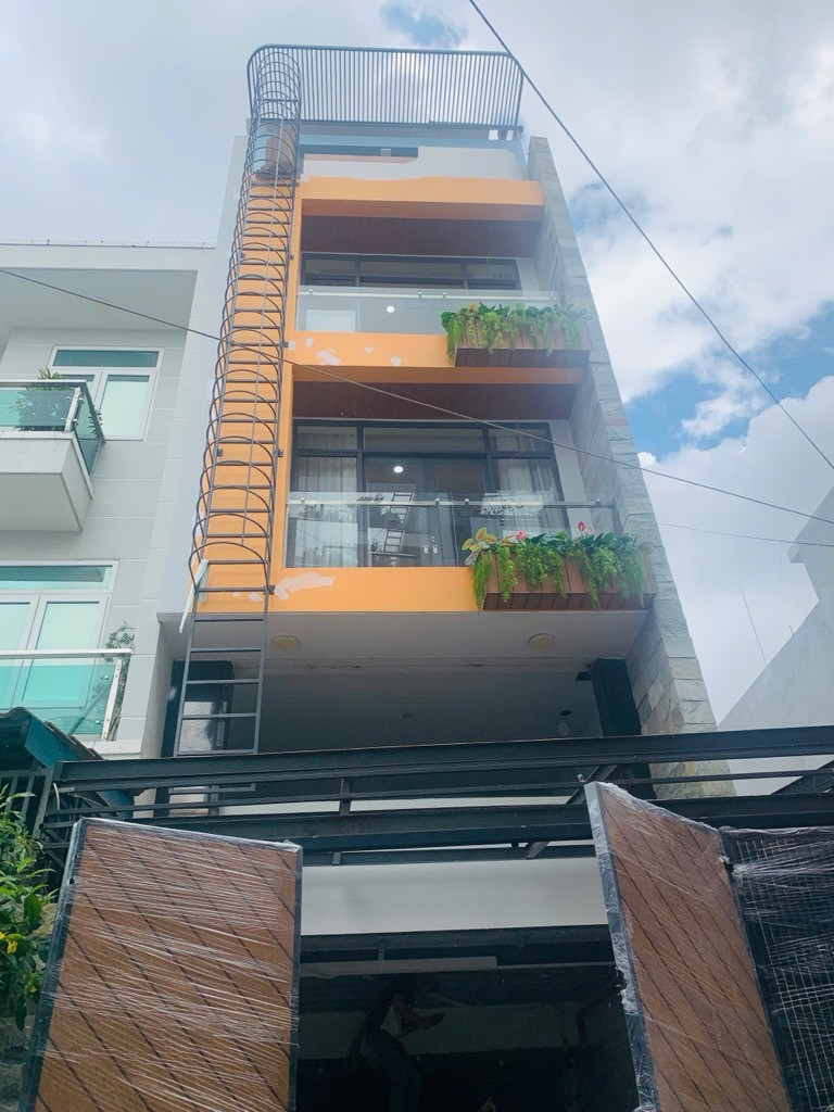 Nhà 5 Tầng -  DT 4,6x20=92m²- giá 17.5 tỷ Phường 8, Gò Vấp