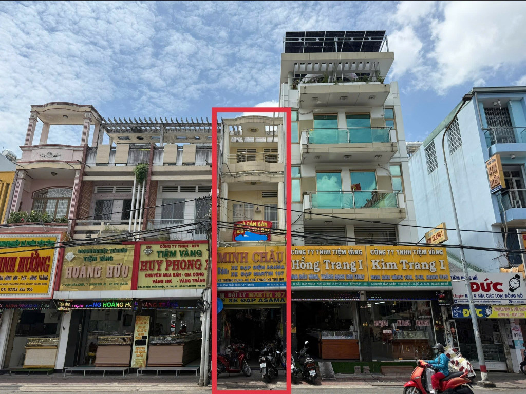 Bán nhà MT CHỢ THỦ DẦU MỘT 75m² ngang 3m giá 35 tỷ Phường Thủ Dầu Một 0815422197