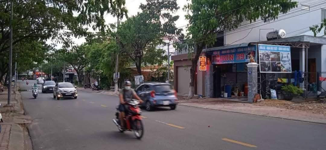 Bán đất 182.8m² ngang 5,6m giá 5 tỷ Phường Thủ Dầu Một 0815422197