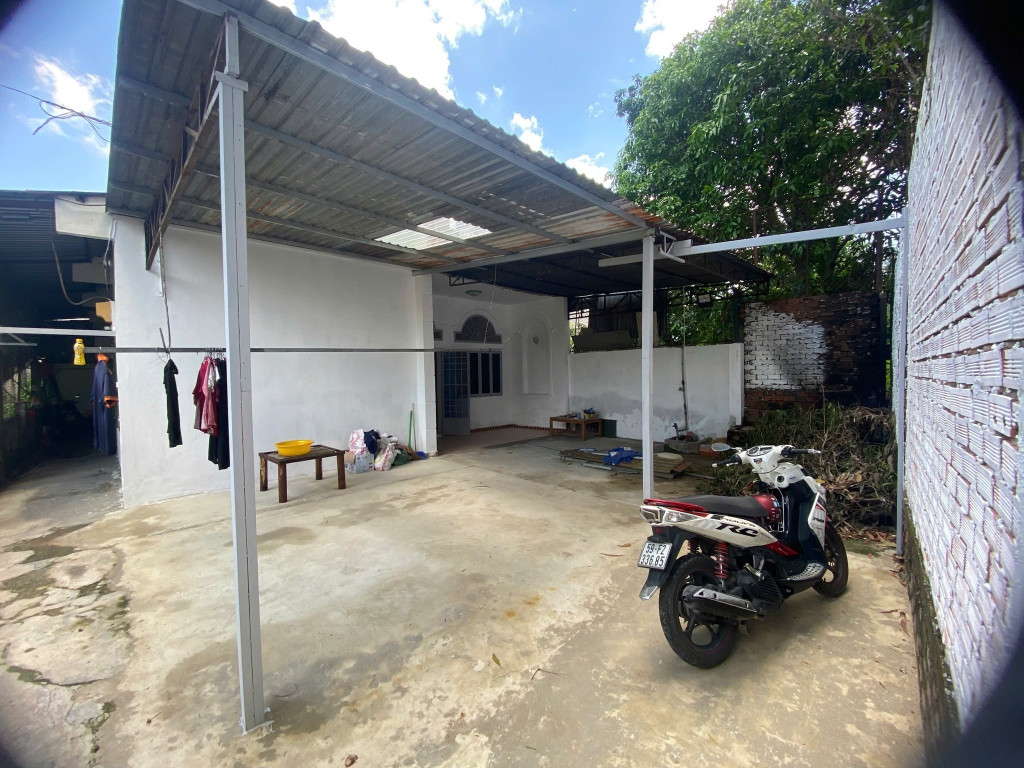 Bán nhà 179.2m² ngang 10m giá 2.8 tỷ Phường Thủ Dầu Một 0815422197