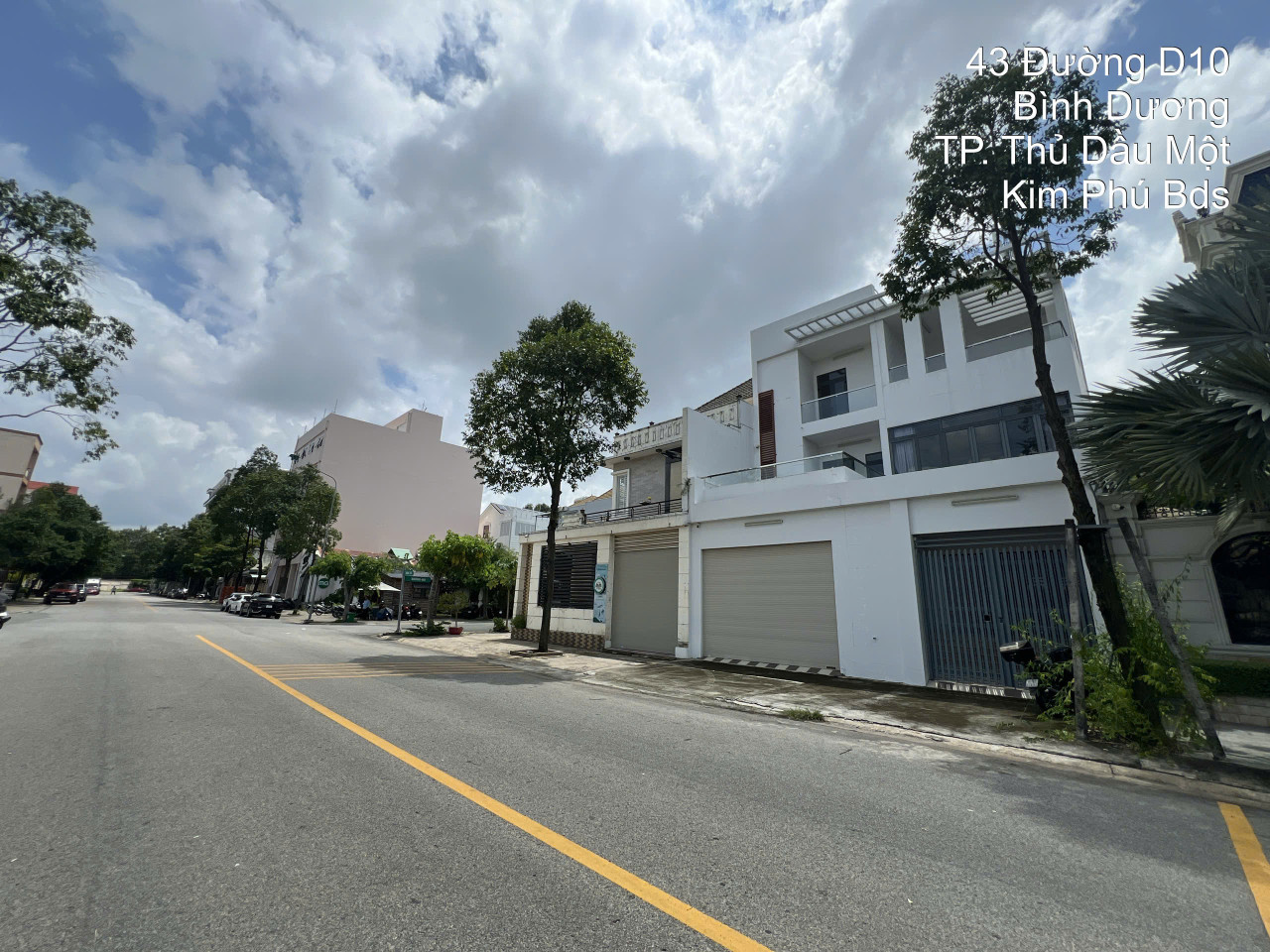 Bán nhà D10 CHÁNH NGHĨA 200m² ngang 10m giá 22 tỷ Phường Thủ Dầu Một 0815422197