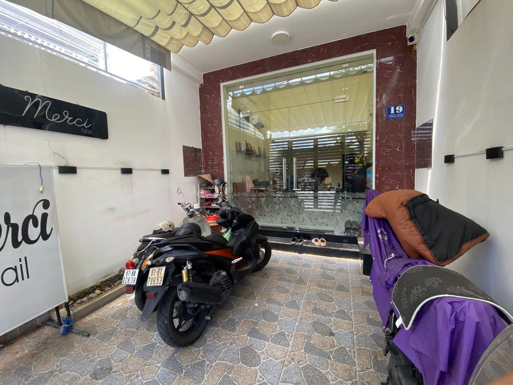 Bán nhà Mt LY THUONG KIET 61m² ngang 4,1m giá 12 tỷ Phường Thủ Dầu Một 0815422197