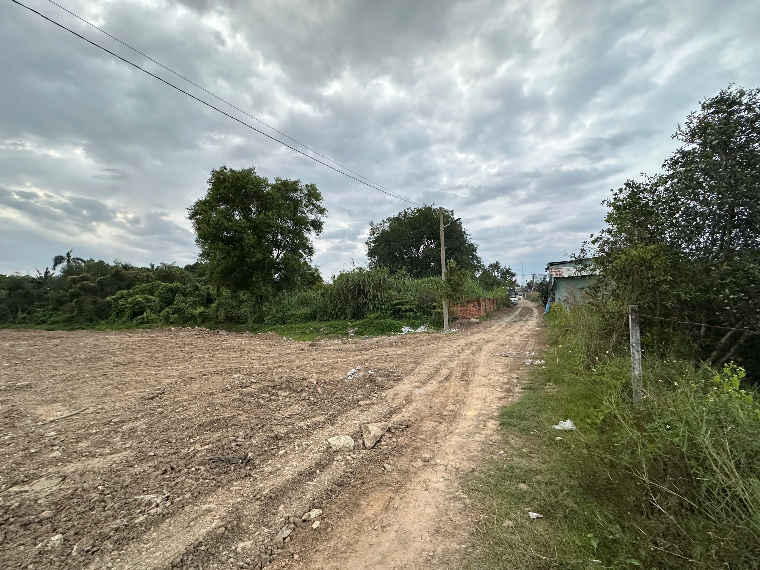 Bán đất 1600m² Phường Thuận An chỉ 20tr có sẵn 200m thổ cư