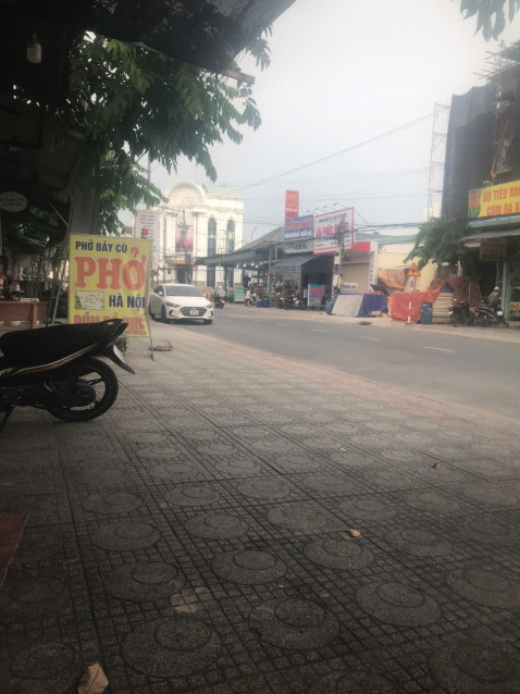 Sang gấp mặt bằng đang kinh doanh quán phở tại Đường D8, Thuận Giao , Thuận An, Bình Dương