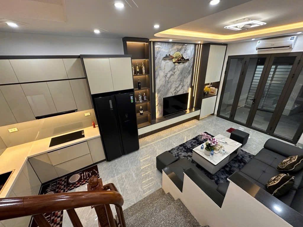 Nhà riêng Thượng Đình, sát phố Ngã tư sở KD ngày đêm, sầm uất, 38 m, 5 tầng, tặng nội thất xịn xò