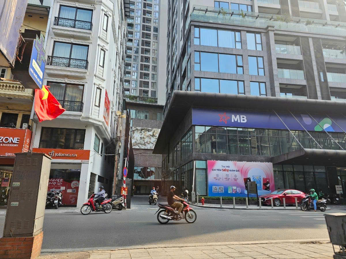 Siêu phẩm triệu đô Thụy Khuê, 154m2, 8 tầng, MT 6.04m, nhà kính, dòng tiền 250tr, 96 tỷ giá  đầu tư