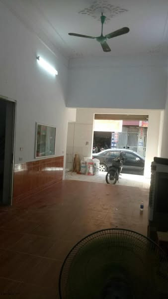 Cho thuê MBKD Tăng Thiết Giáp, Bắc Từ Liêm, 75m2, 1.5 tầng, mt 6m, 11 Triệu