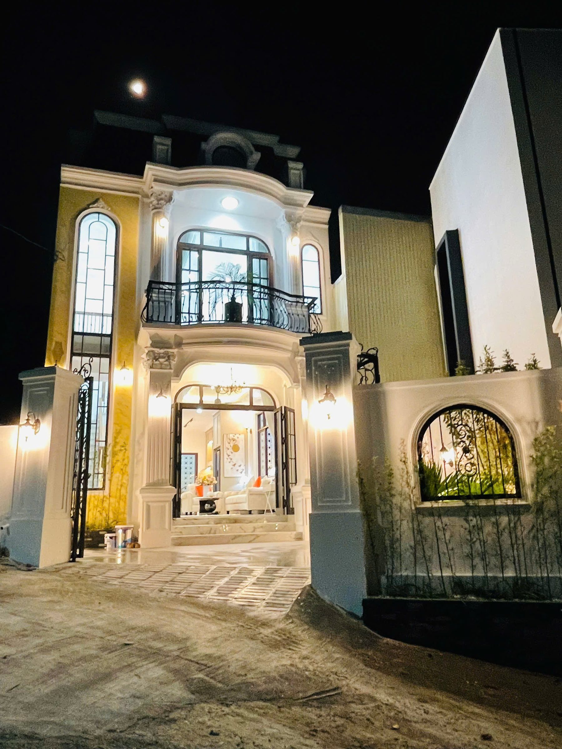 🔥 VIILA TÂN CỔ ĐIỂN SANG TRỌNG – VIEW VƯỜN CÂY THOÁNG MÁT NHƯ ĐÀ LẠT 🔥