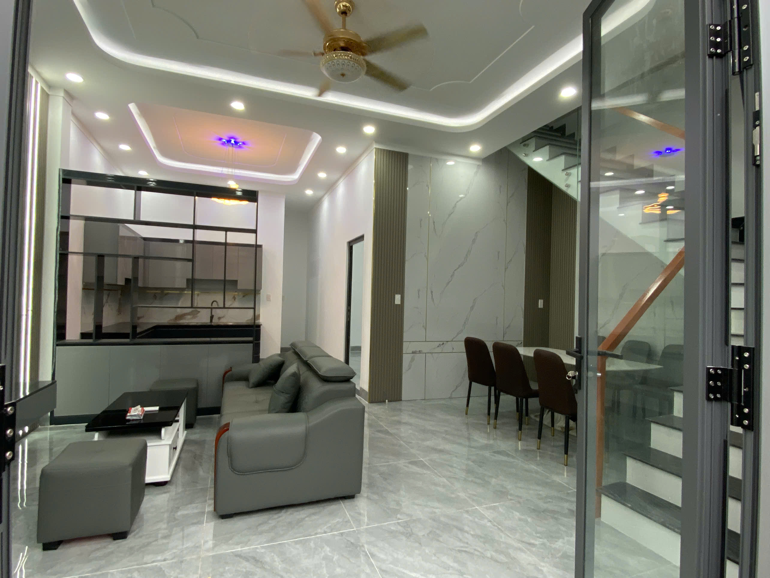 Bán Nhà Sổ Riêng Full Nội Thất ,Thổ Cư, Hoàn Công, Gần Trung Tâm Biên Hoà