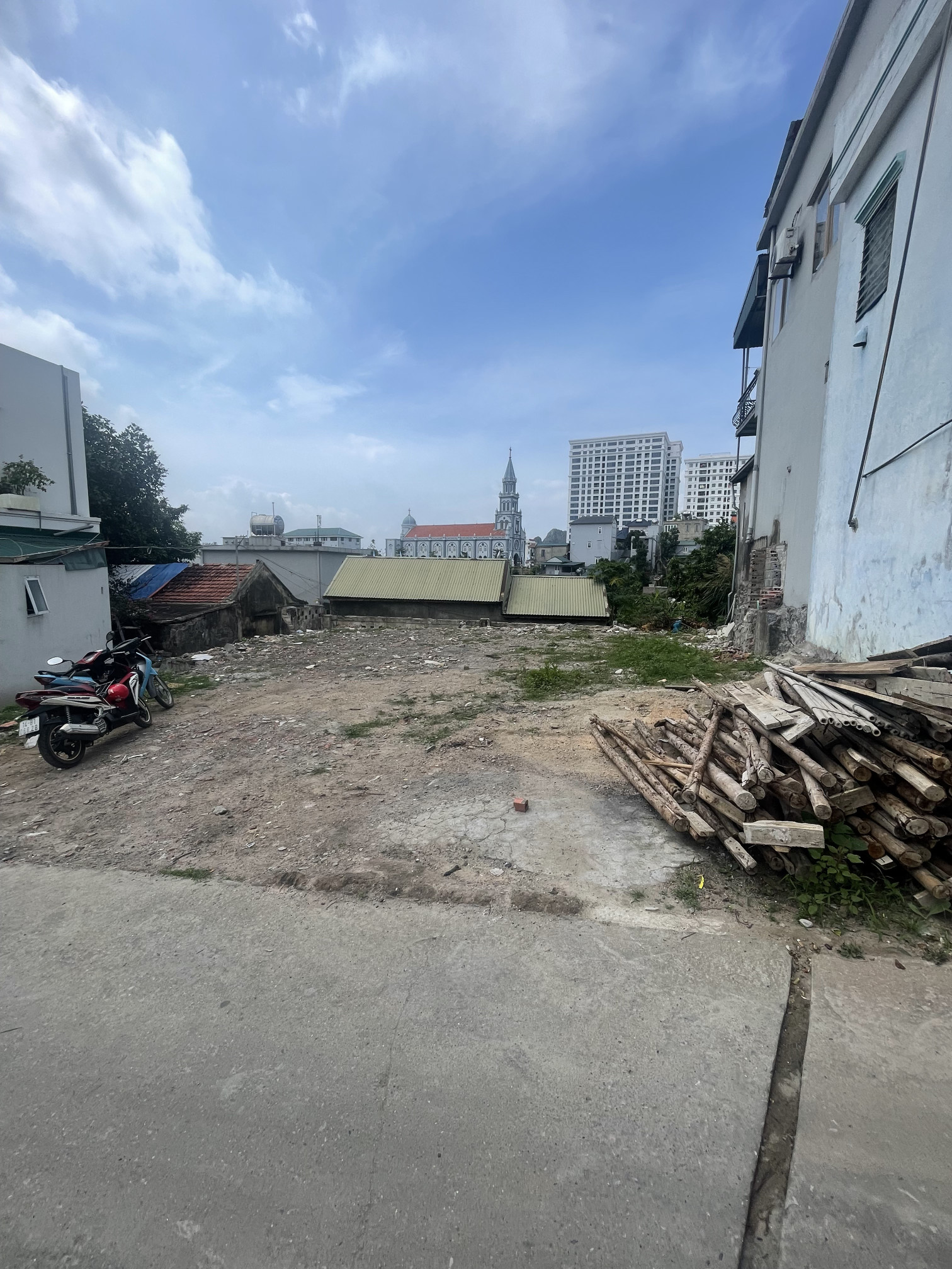 TÀI CHÍNH HƠN 1 TỶ SỞ HỮU LÔ ĐẤT TRUNG TÂM TRẦN HƯNG ĐẠO HẠ LONG