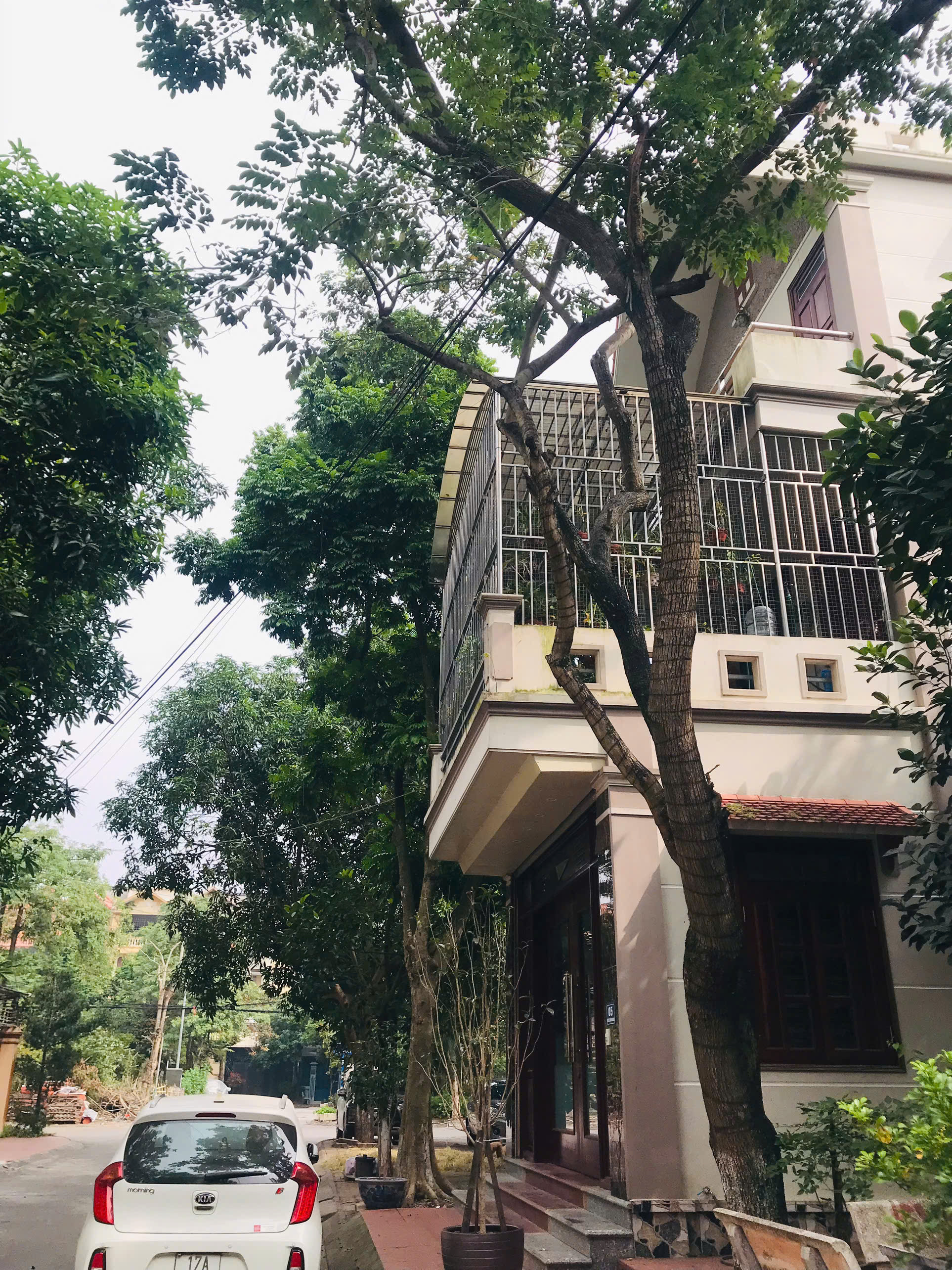 Bán nhà 3 tầng lô góc cực đẹp (cạnh nhà có khuôn viên cây xanh) tại khi đô thị 1 phường Trần Hưng Đạo thành phố Thái Bình