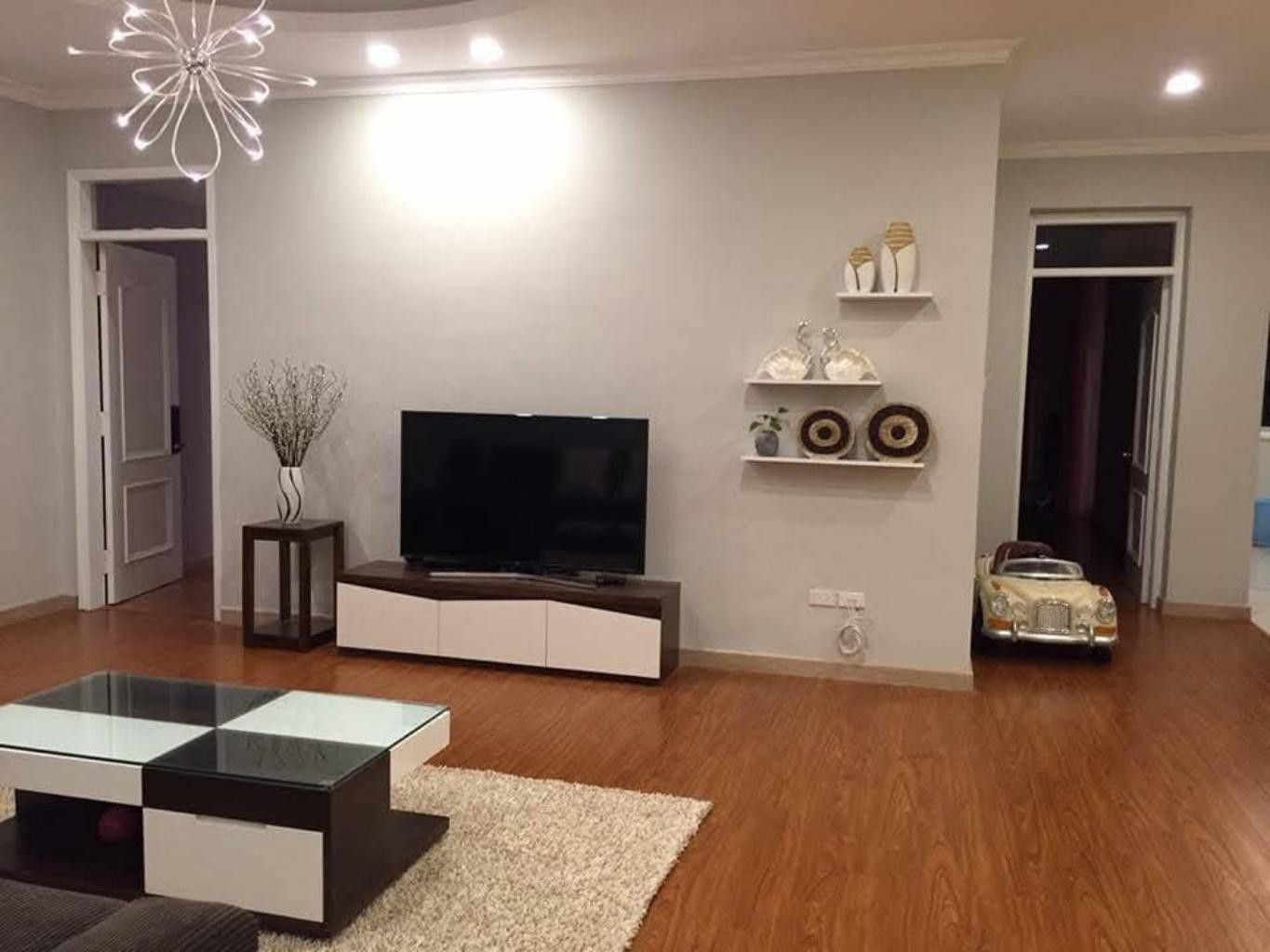 (Tin thật 100%) CH 130m2 x 3PN có slot ô tô tại tòa 34T - Ban công Đông Nam - Nội thất 600 triệu