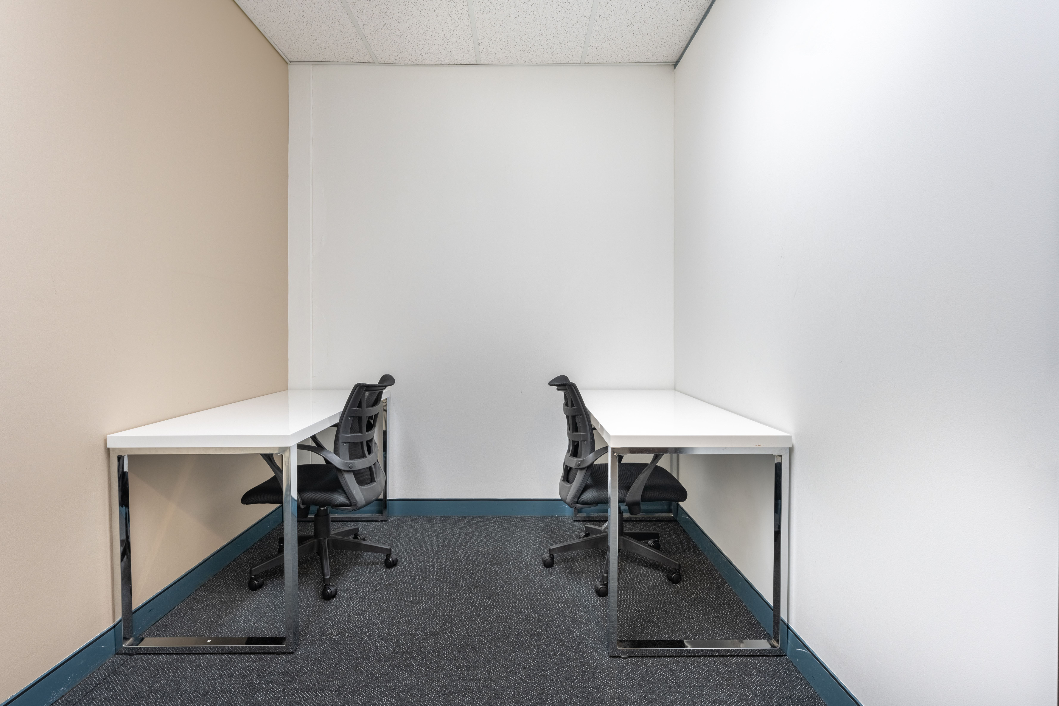 Sử dụng văn phòng không giới hạn tại Regus Udic N04