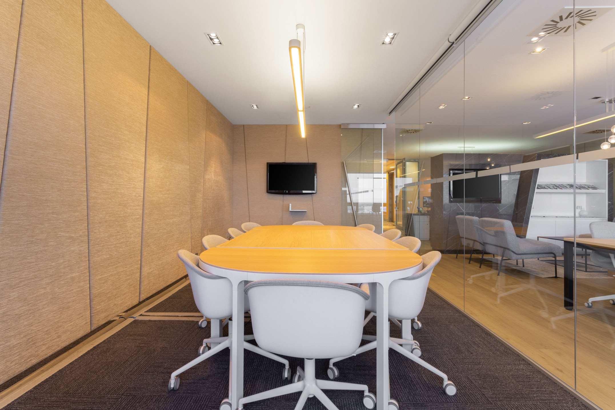 Quyền sử dụng trọn gói không gian văn phòng chuyên nghiệp dành cho 10+ người tại Regus Udic N04