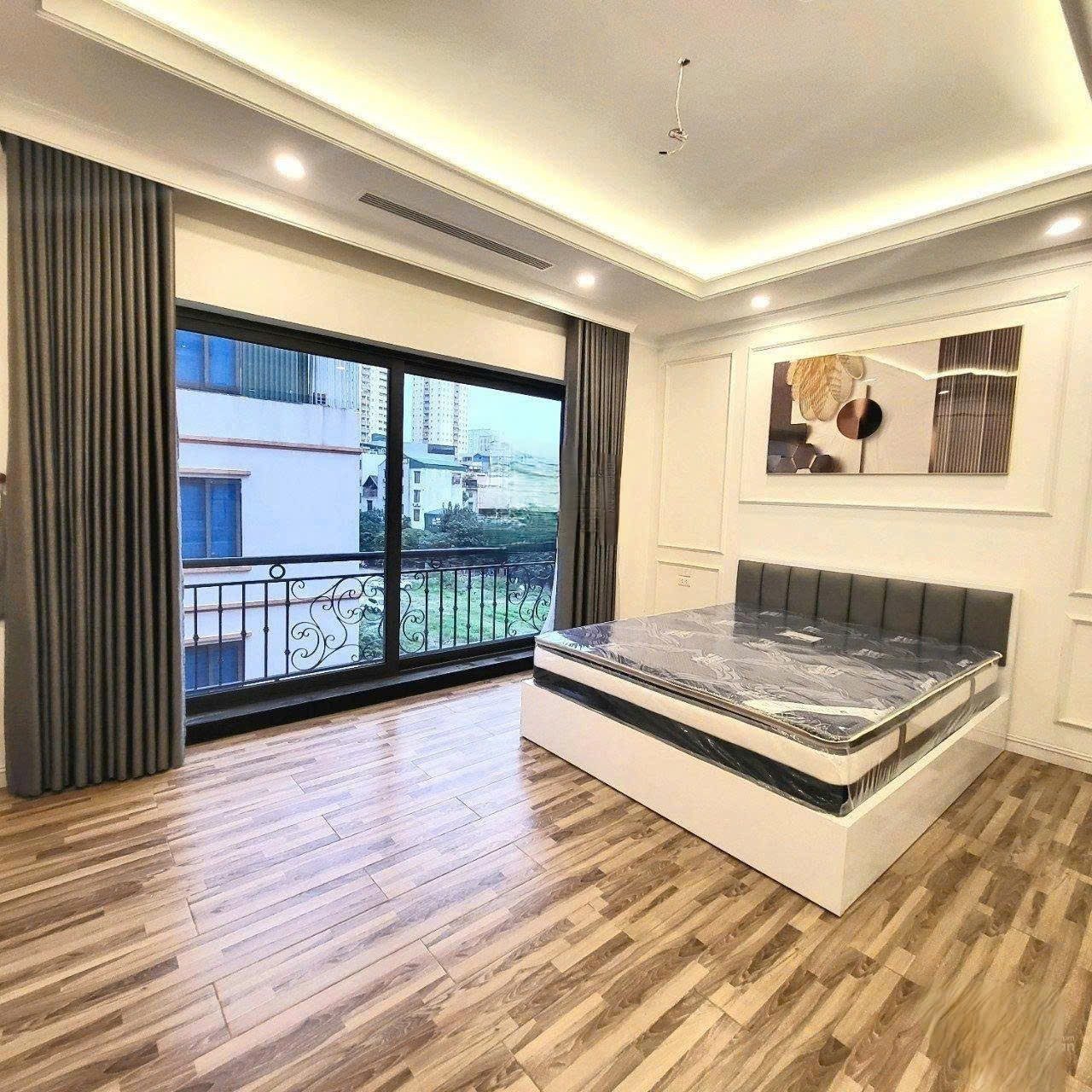 Cho Thuê Chung Cư Trần Duy Hưng 100M² 3 Ngủ Full Đồ,View Đẹp - Giá Thuê 19,5tr