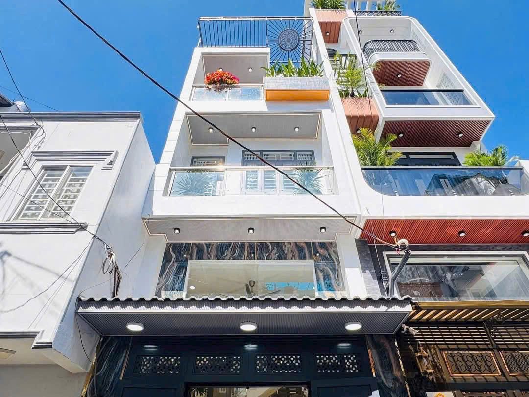 Nhà cần bán gấp trong tháng Trần Thị Năm,Trung Mỹ Tây, Q12. Giá: 2,2 tỷ. 65m2. 4Tầng. Sổ Hồng Riêng