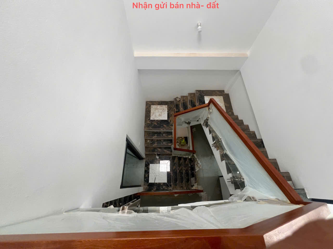 Bán nhà 3 tầng phường Trưng Trắc, TP Phúc Yên, Vĩnh Phúc. Mặt phố kinh doanh. Cách quảng trường 90m.