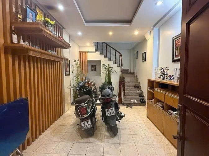 Cho Thuê Nhà Tôn Thất Tùng - Đống Đa 20M² 6 Tầng 4 Ngủ - Nội Thất CB - Ngõ Ô Tô - Giá Thuê 15tr