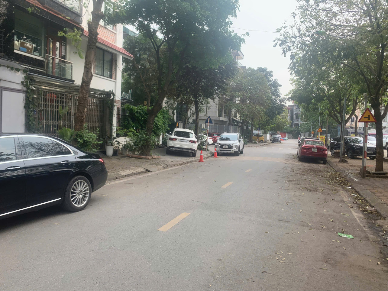 Chính chủ gửi bán liền kề KĐT Vinaconex 3 Trung Văn, ô tô tránh, gần ngã 4, thuận tiện đi lại