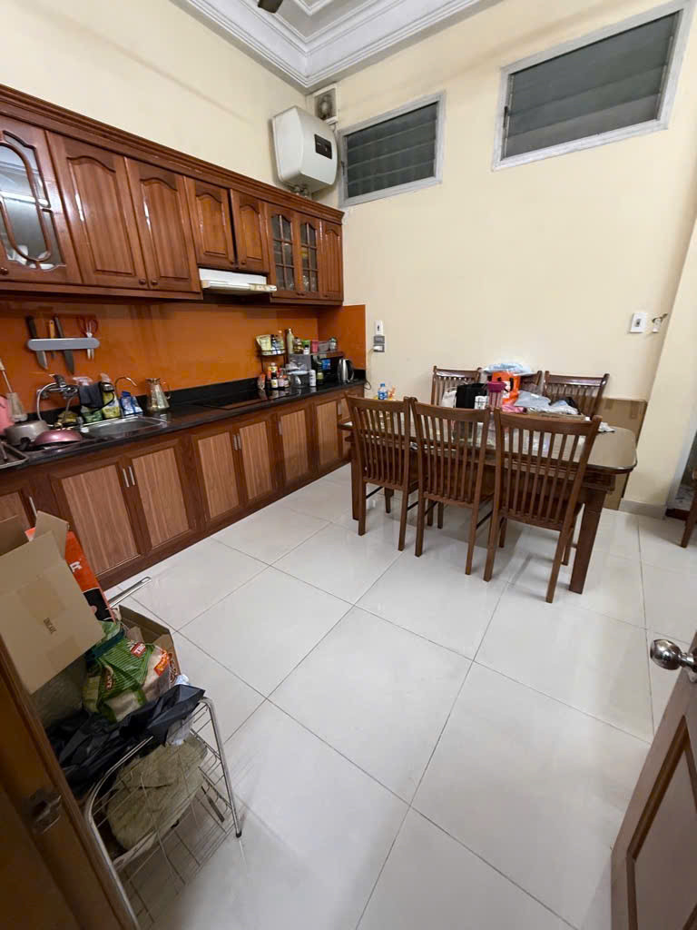 Giảm chào gần 1 tỷ trần đại nghĩa bán nhà 5 tầng phân lô ô tô vào nhà hai bà trưng