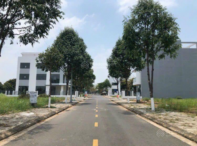 Chính chủ gửi bán nền gần KĐT Đông Tăng Long, Trường Thạnh, Quận 9, sổ riêng, dân cư đông đúc.