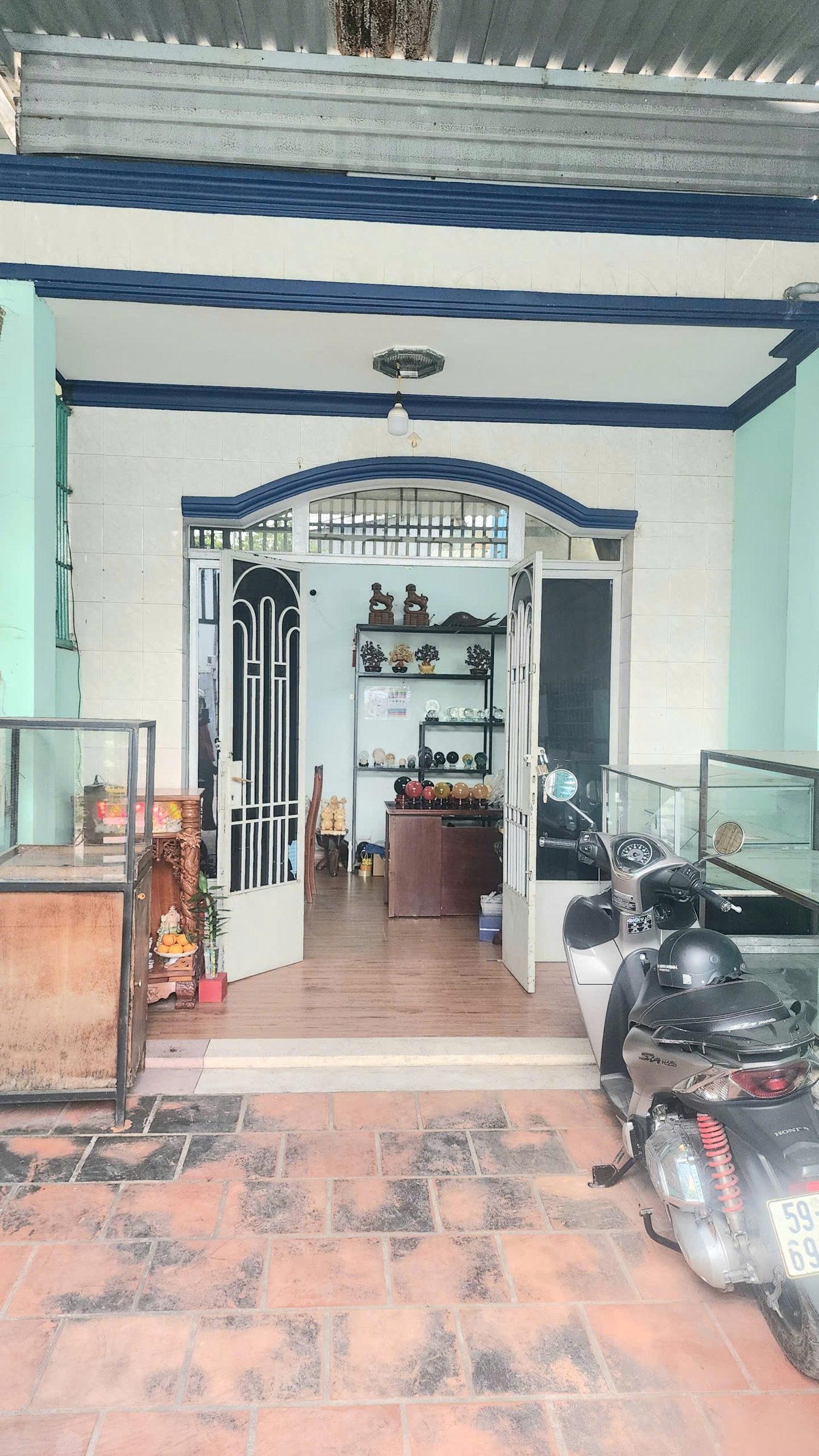 Chủ giảm chào từ 6,15 tỷ về còn 5,3 tỷ, hẻm ô tô Trường Thọ, 200m tới Vành Đai 2 _ 65m2 _ nhà cấp 4
