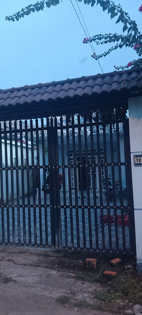 Bán nhà 187.9m² giá 2.4 tỷ tại Phường Tương Bình Hiệp Thành phố Thủ Dầu Một