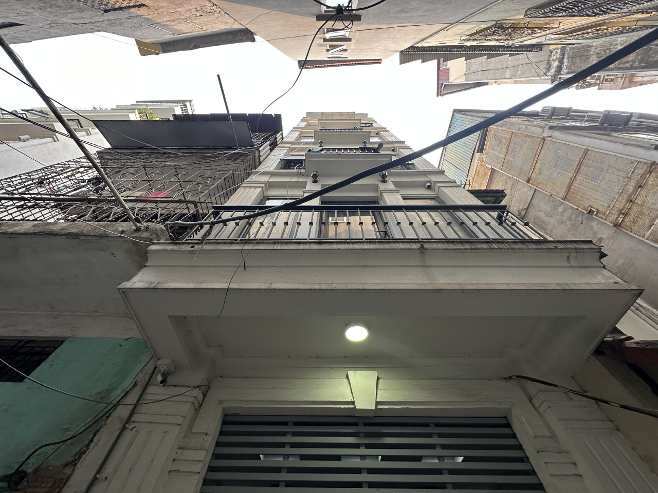 (Tin thật 100%) Bán tòa CHDV 71m2 x 12CH tại Tôn Đức Thắng - Cách mặt phố 35m - Dòng tiền 1 tỷ/năm