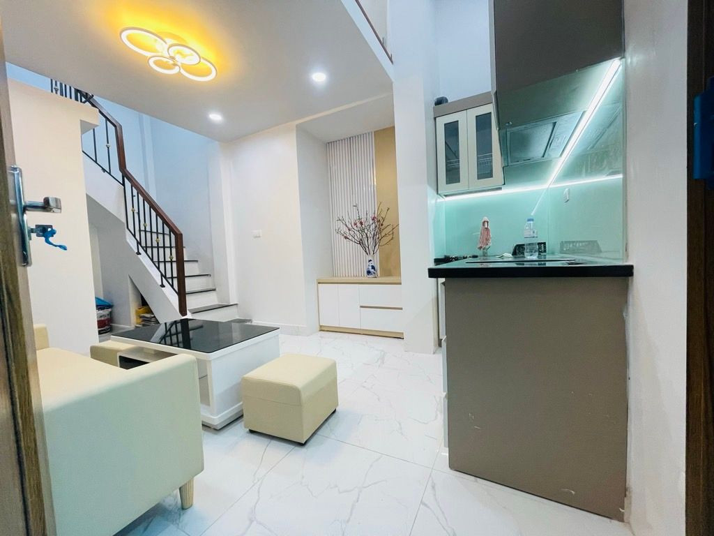 🔥 Bán Nhà Phường Văn Miếu, TT Đống Đa, Thiết Kế 5 Tầng Full Nội Thất, Giá Chỉ 5.2 Tỷ