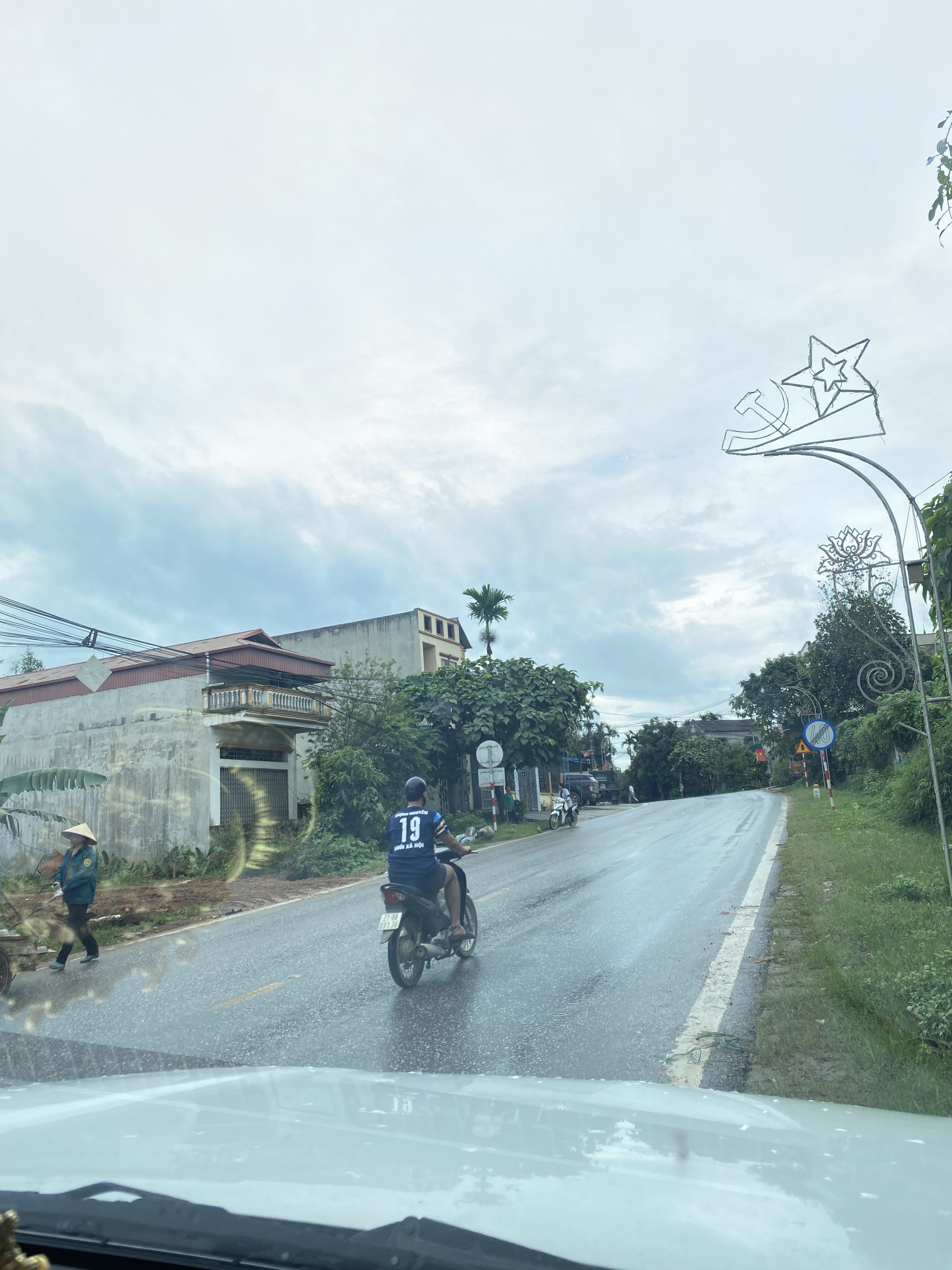 Bán đất 300m² ngang 10m giá 1.6 tỷ Phường Văn Phú