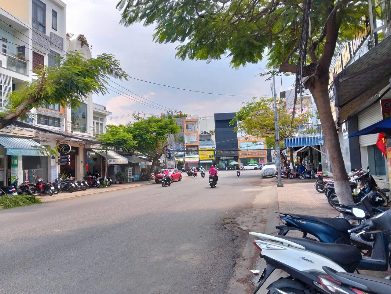 CHÍNH CHỦ CẦN BÁN GẤP ĐẤT GẦN  BIỂN  – 4 PHÒNG TRỌ – DT 110M² – CHIA LÀM 2 LÔ – 
TẠI TP NHA TRANG-TỈNH KHÁNH HÒA