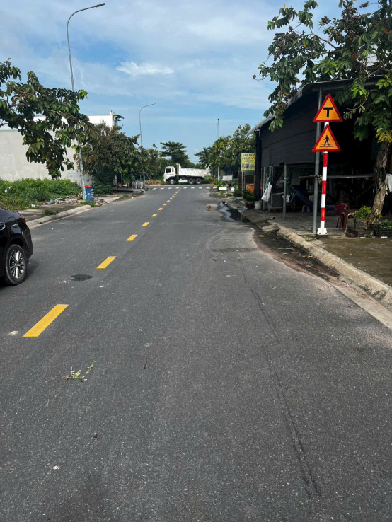 Bán đất 640m² ngang 22m giá 8.3 tỷ Phường Vĩnh Tân