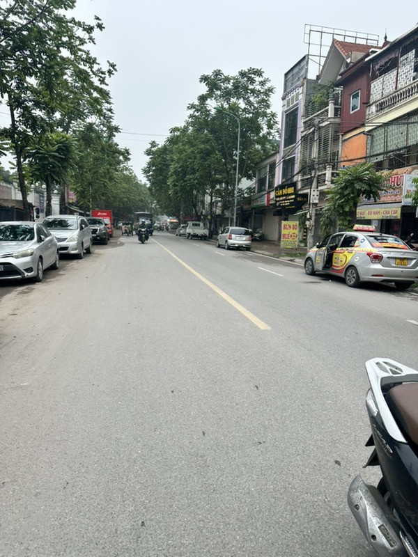 ❤️❤️CỰC HIẾM NHÀ PHỐ DƯƠNHG VĂN BÉ - HBT- THANG MÁY- MỚI TINH TINH. VỊ TRÍ CỰC ĐẸP. CÁCH PHỐ HƠN 20M. KHU VỰC ÍT NGƯỜI BÁN