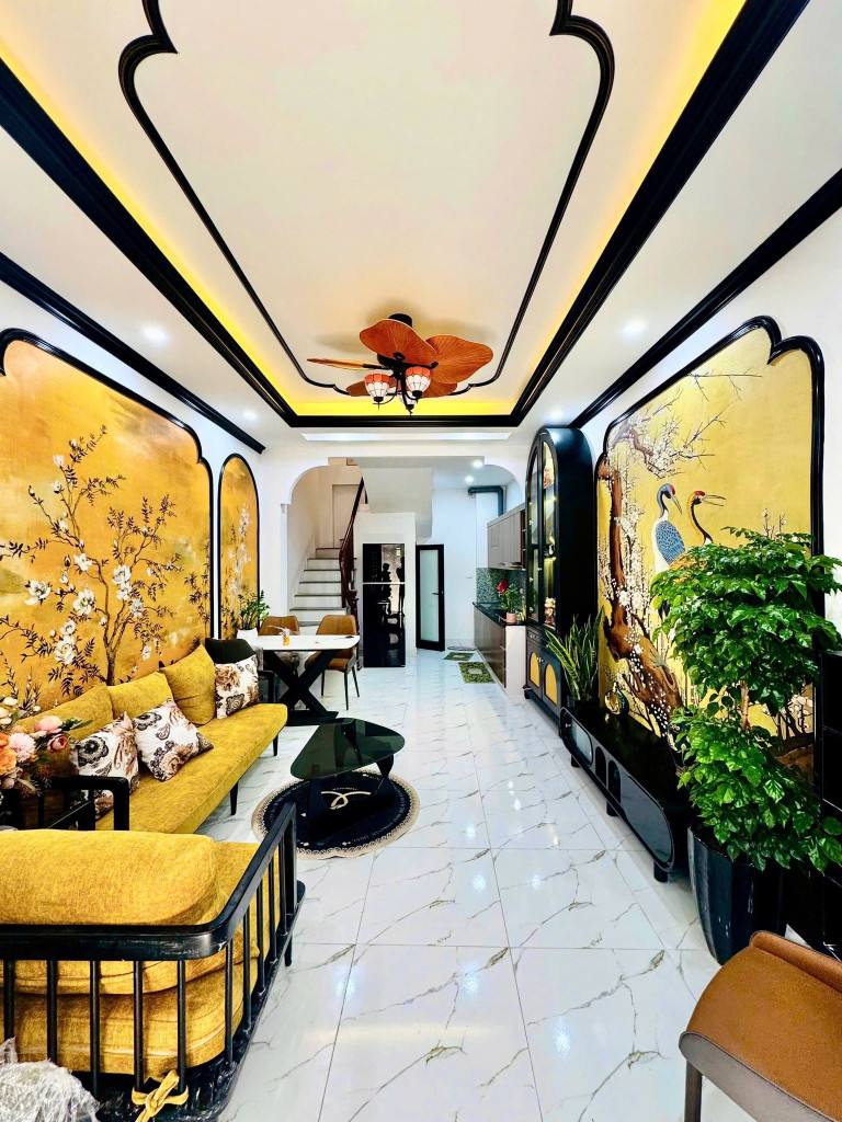 Nhà Đẹp! Dương Văn Bé,15m Oto ,ngõ nông,DT:33m2 x 5Tầng,MT: 3.6m,Giá:7.95 tỷ Hai Bà Trưng