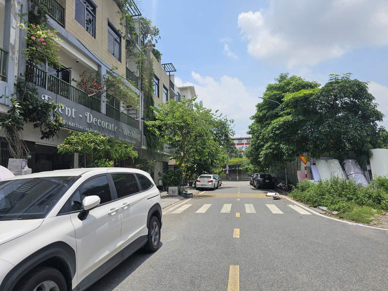 Bán căn 3.5 tầng liền kề hud-B.Nhìn chung cư. Diện tích 110m. Làn 2 đường nguyễn khuyến. Phường võ cường bắc ninh