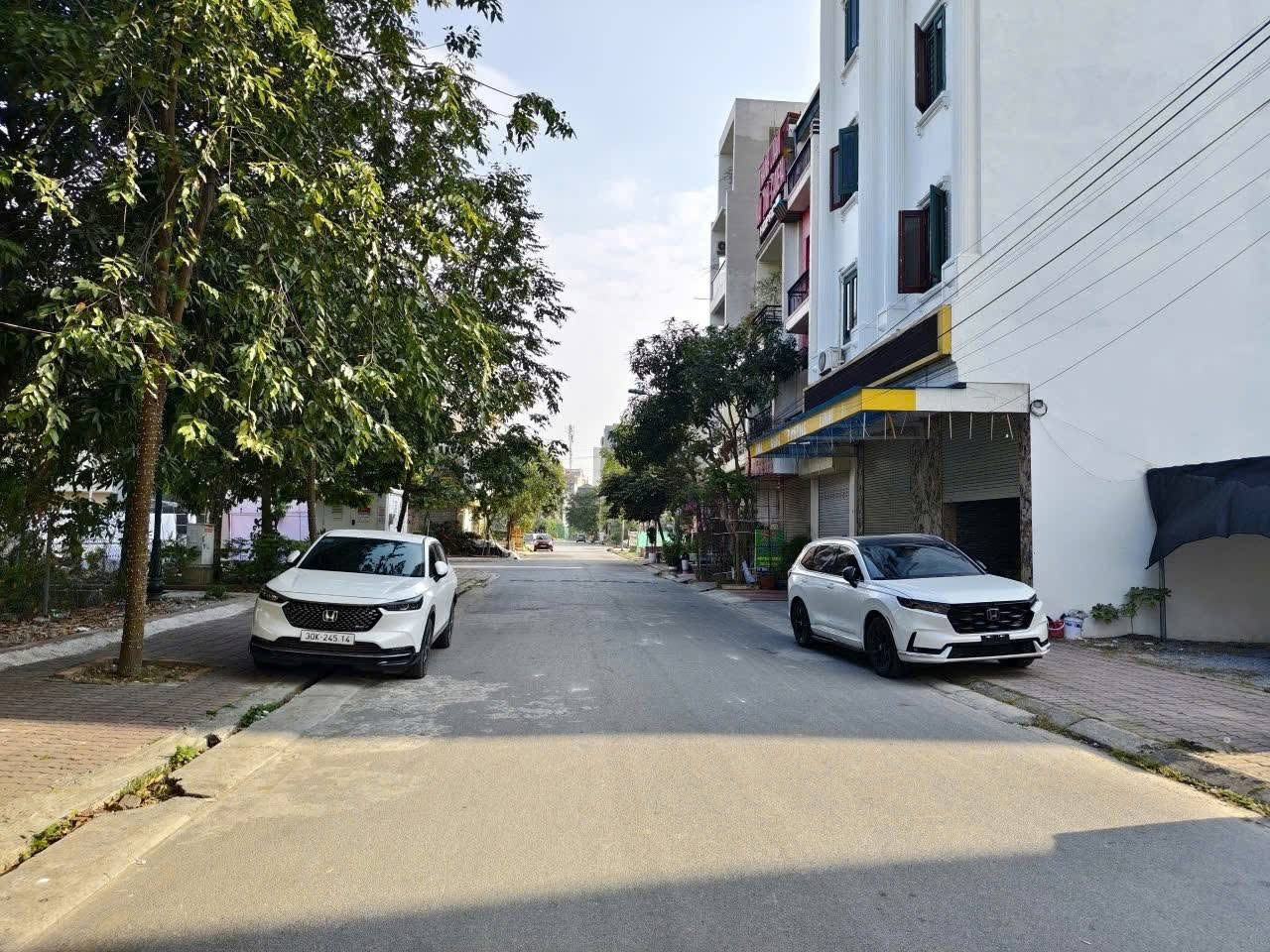 Bán 144m đất. 2 lô liền nhau. Nhìn vườn hoa. Giãn dân bò sơn 3. Phường võ cường bắc ninh