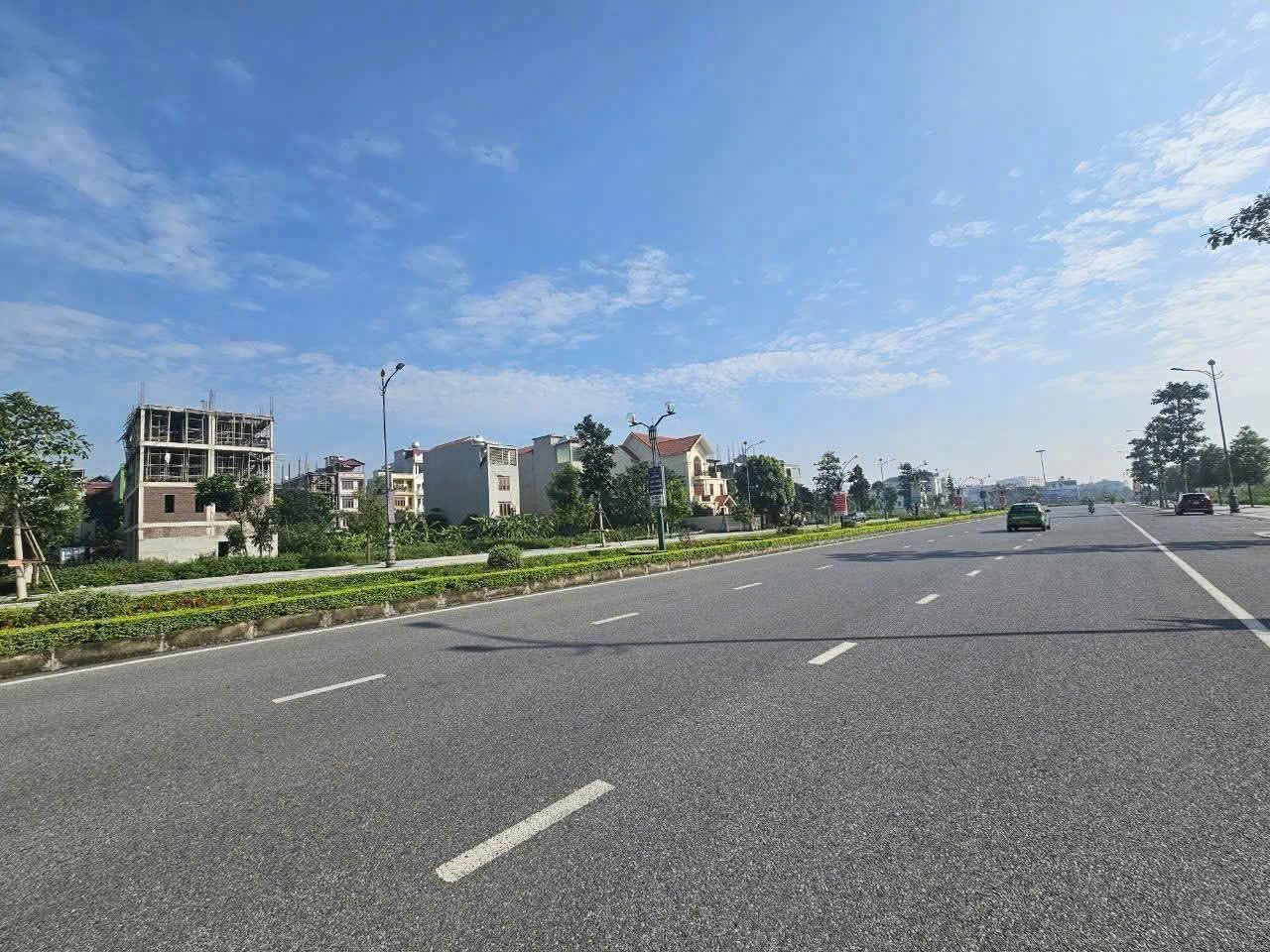 Cần chuyển nhượng lô đất biệt thự Đại Hoàng Long Mặt Đường Lý Thánh Tông 2 mặt Đường