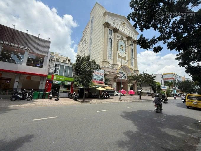 CHO THUÊ NHÀ KINH DOANH MẶT TIỀN, 1 TRỆT 1 LẦU, 355M2 SỐ 110 LÝ CHÍNH THẮNG, P.VÕ THỊ SÁU, Q.3, HCM