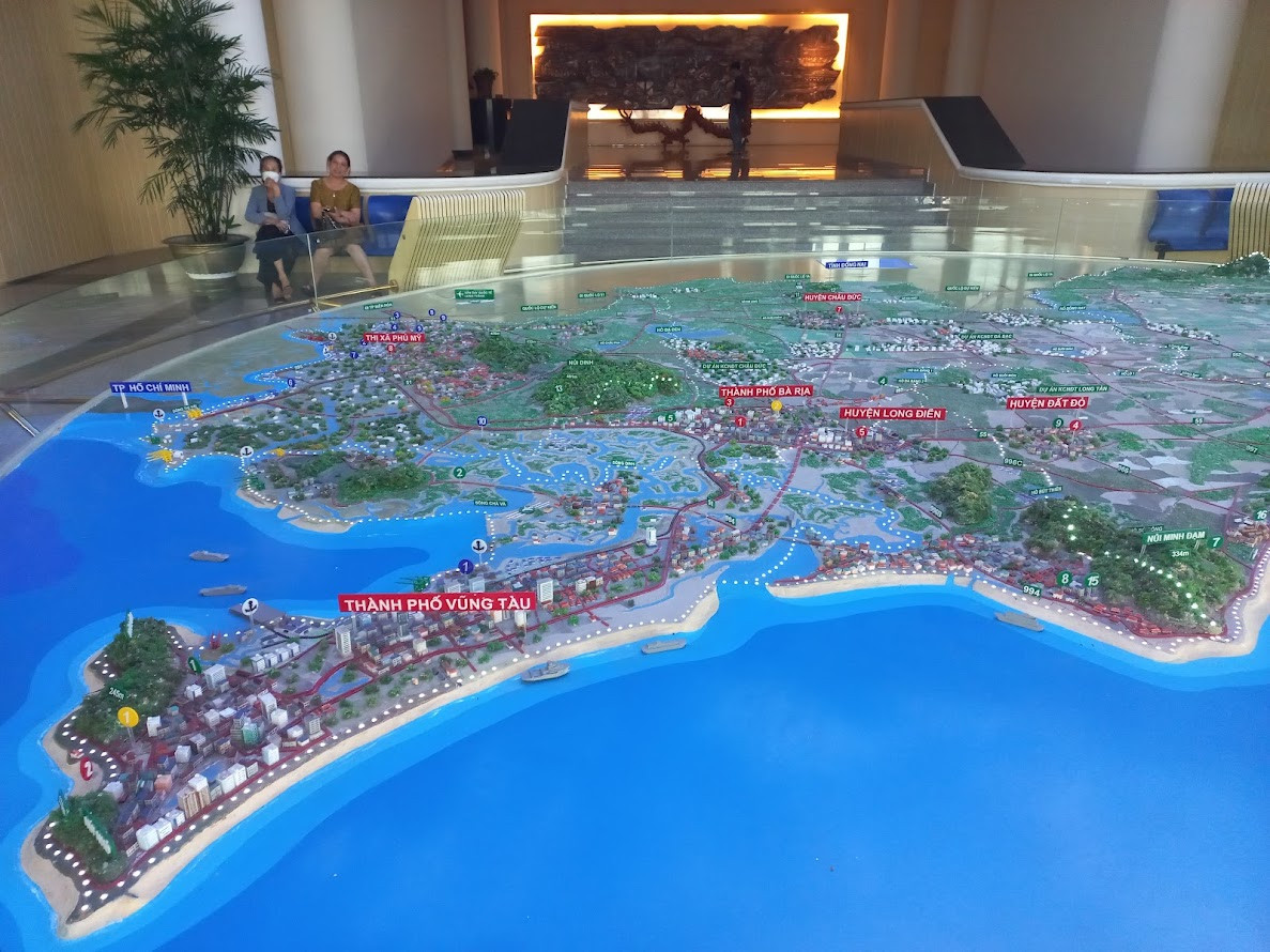Bán đất 1170.6m² giá 40 tỷ Phường Vũng Tàu
Rất gần bãi trước thích hợp làm hoosay lh: 0909518879