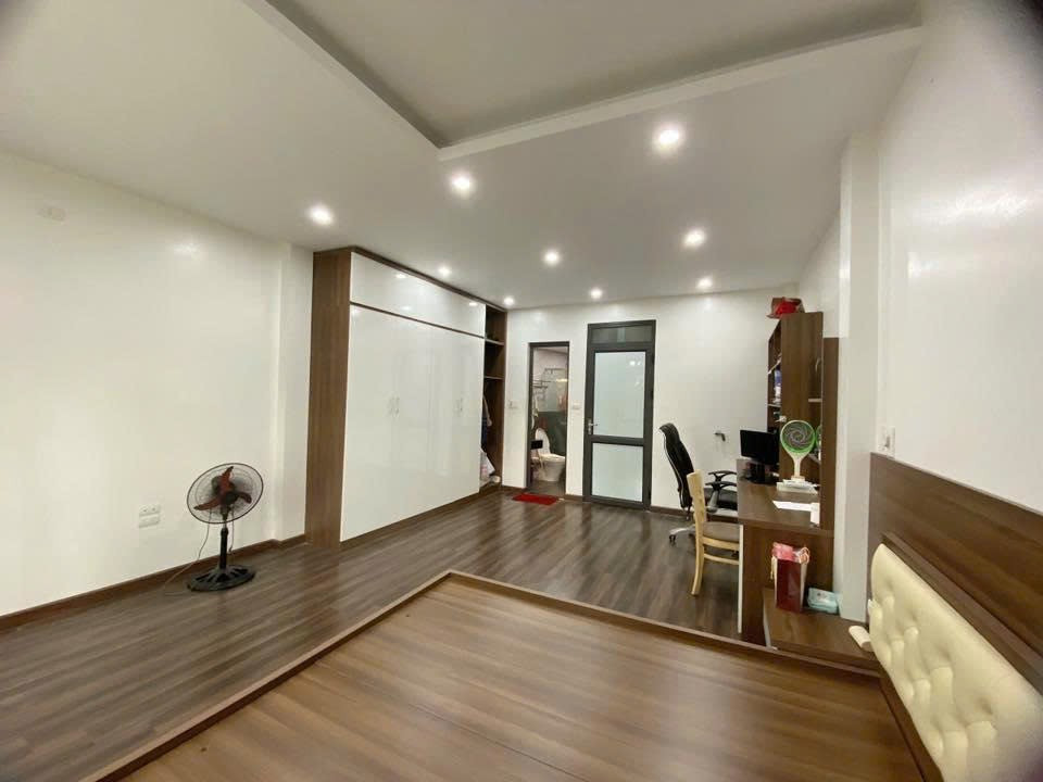 Cho thuê ngõ 599 Phạm Văn Đồng 40M² 5 Tầng 3 Ngủ - Full Nội Thất - Giá Thuê 15tr