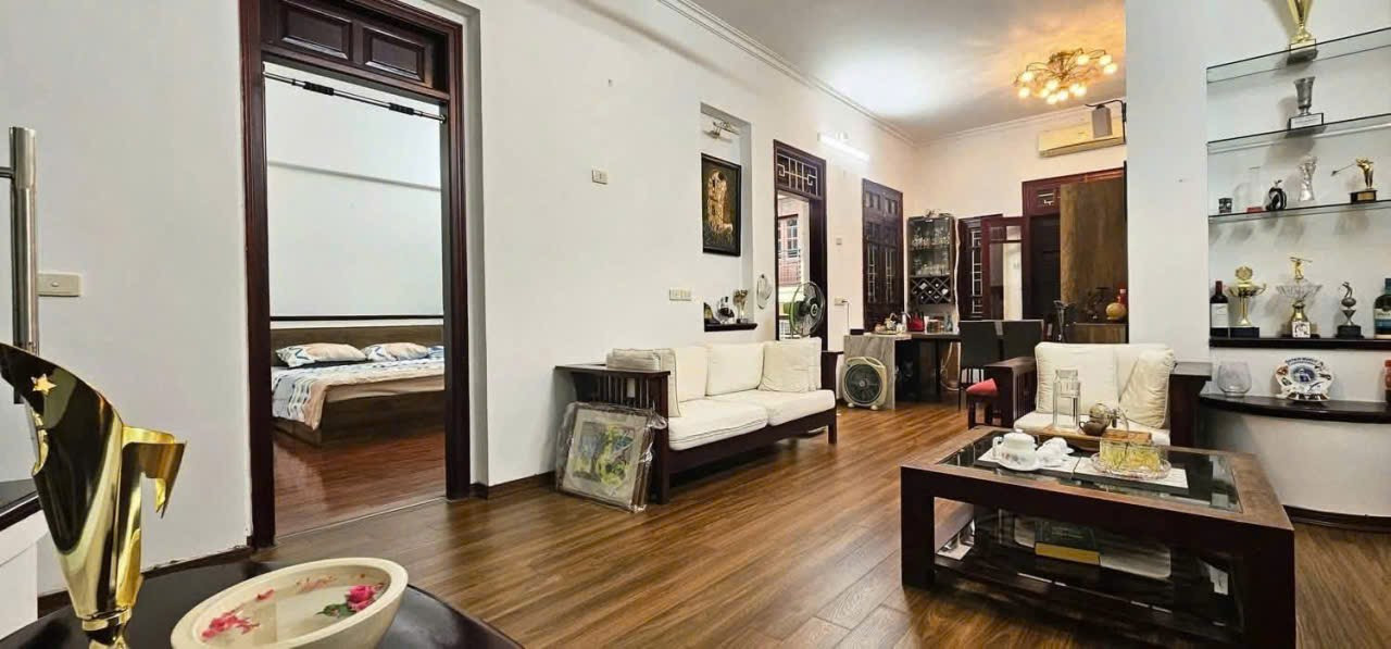 Cho Thiên nhà riêng ngõ 175 Lạc Long Quân, Tây Hồ 100M x 4T NHÀ ĐẸP, FULL ĐỒ, Ô TÔ giá 25tr