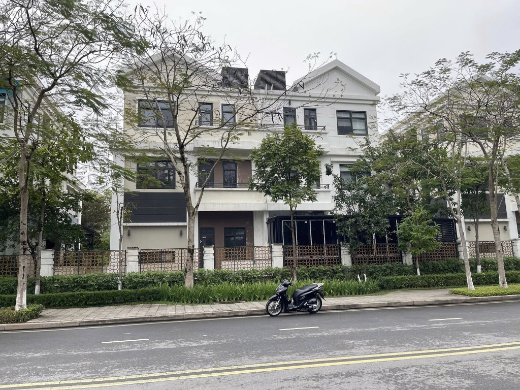 BÁN BIỆT THỰ KĐT TÂY HỒ TÂY STARLAKE - 260M² - MT 10M - ĐẲNG CẤP THƯỢNG LƯU - GIÁ 135 TỶ