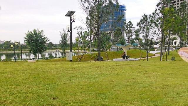 Bán căn hộ chung cư tòa N01T8 KĐT ngoại giao đoàn căn góc 136m 4pn full đồ tòa đối diện CV