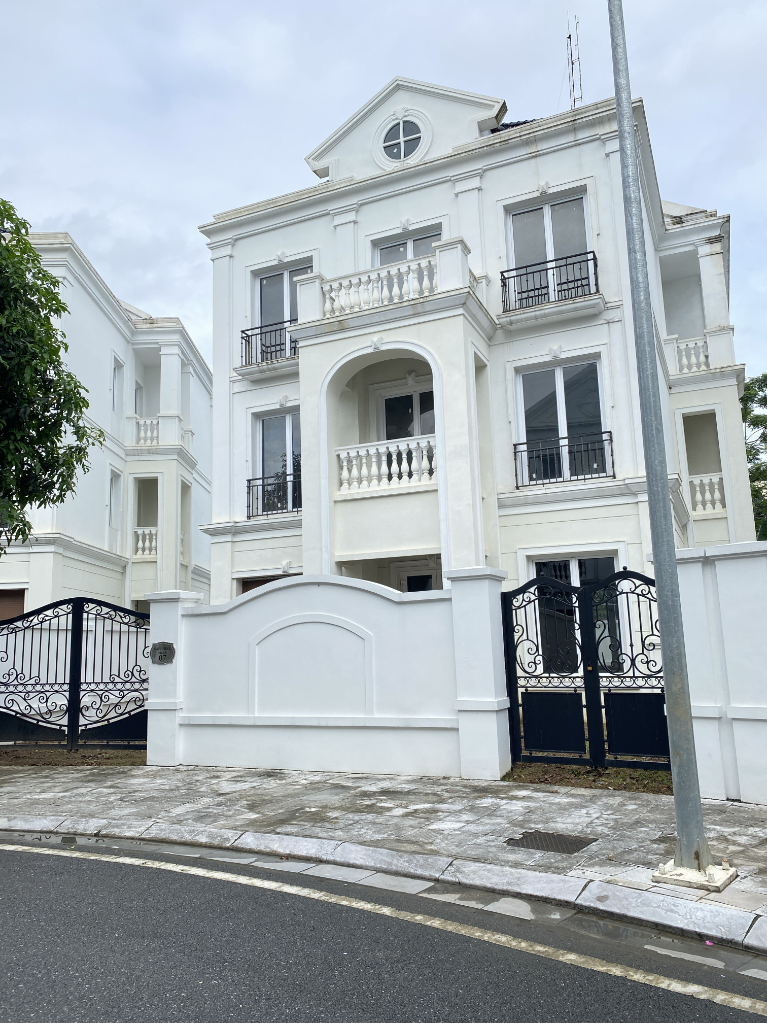 Bán nhà 299,9m² ngang 10,04m giá 12.04 tỷ Phường Yên Bái