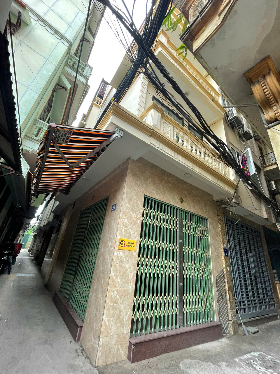 CHủ Thiện trí bán nhà trung tâm Cầu Giấy - Mặt ngõ lô góc - Kinh Doanh - Giá nhỉnh 9 tỷ