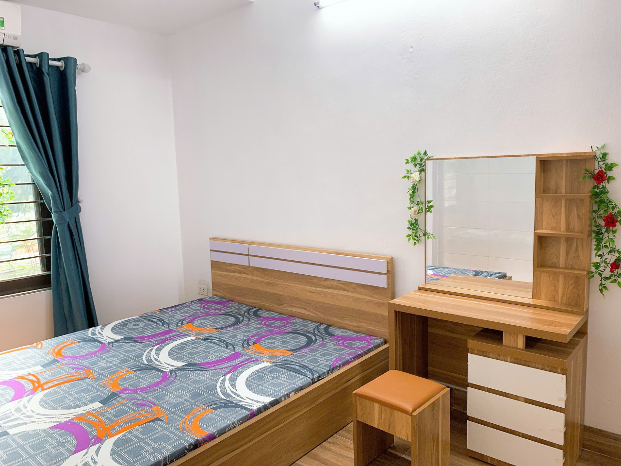 Cho thuê CCMN ngõ 189 Nguyễn Ngọc Vũ, 2 ngủ, 1 khách, 1 vệ sinh, thang máy, 9 Triệu