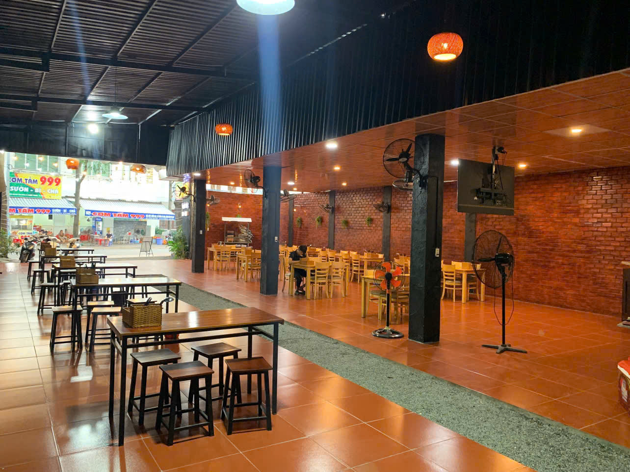 CHÍNH CHỦ SANG GẤP QUÁN CAFE/ĂN UỐNG VỊ TRÍ VÀNG TRUNG TÂM BÀ RỊA