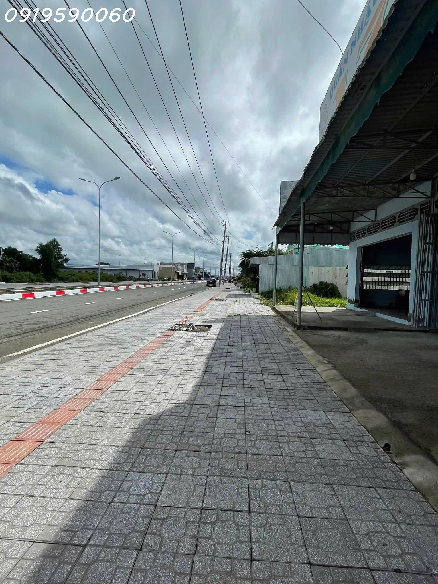 Bán đất 110m2 tại thị trấn Cái Đôi Vàm,  Phú Tân, Cà Mau . ✔️ Giá : 1tỷ2xx