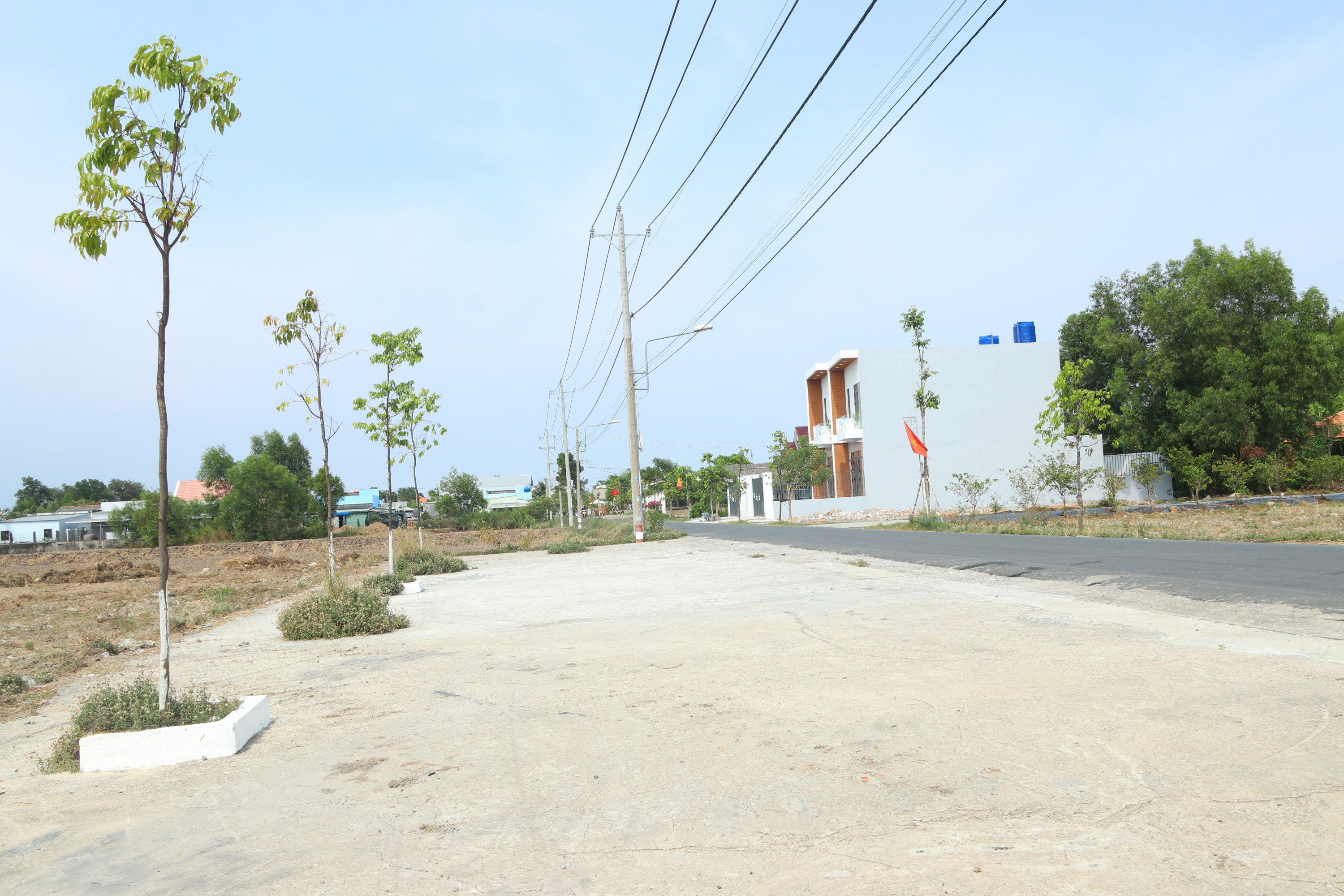 BÁN ĐẤT MẶT TIỀN ĐƯỜNG TRƯƠNG ĐỊNH – TRUNG TÂM THỊ TRẤN CẦN ĐƯỚC